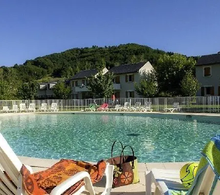 T3 Duplex La Maison Du Perroquet 2 2 Piscines Dans Un Village De A Geniez D'olt Aux Portes De L'aubrac Saint-Geniez-dʼOlt
