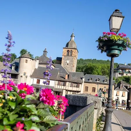 בית נופש T3 Duplex La Maison Du Perroquet 2 2 Piscines Dans Un Village De A Geniez D'olt Aux Portes De L'aubrac *