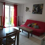 T3 Duplex La Maison Du Perroquet 2 2 Piscines Dans Un Village De A Geniez D'olt Aux Portes De L'aubrac Saint-Geniez-dʼOlt