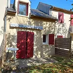 T3 Duplex La Maison Du Perroquet 2 2 Piscines Dans Un Village De A Geniez D'olt Aux Portes De L'aubrac *