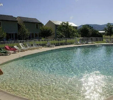 T3 Duplex La Maison Du Perroquet 2 2 Piscines Dans Un Village De A Geniez D'olt Aux Portes De L'aubrac Prázdninový dům