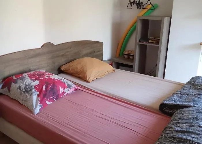 T3 Duplex La Maison Du Perroquet 2 2 Piscines Dans Un Village De A Geniez D'olt Aux Portes De L'aubrac Сasa de vacaciones